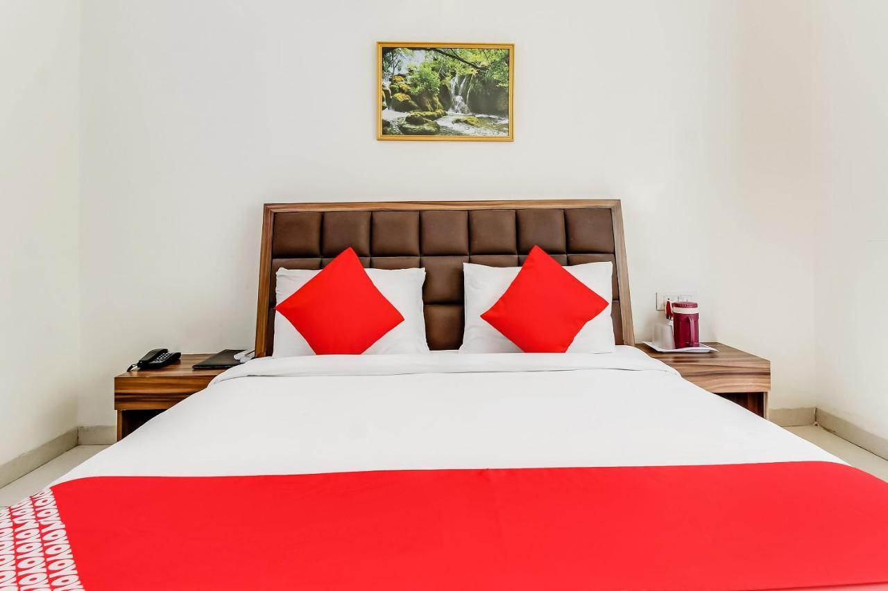 Oyo 10213 Hotel Panache Mathura Ngoại thất bức ảnh