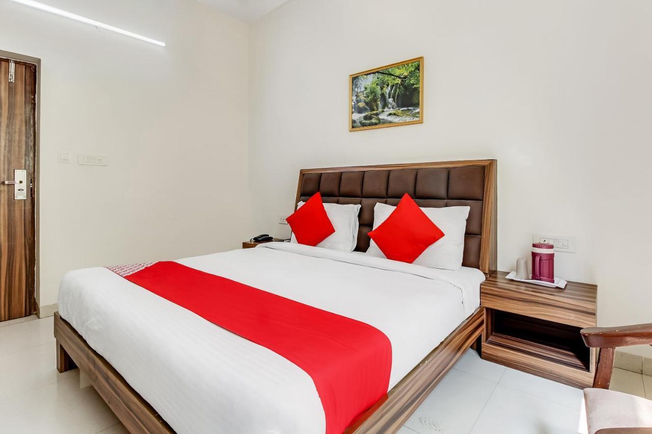 Oyo 10213 Hotel Panache Mathura Ngoại thất bức ảnh