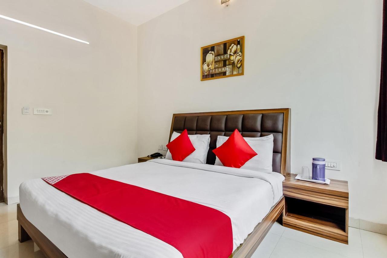Oyo 10213 Hotel Panache Mathura Ngoại thất bức ảnh