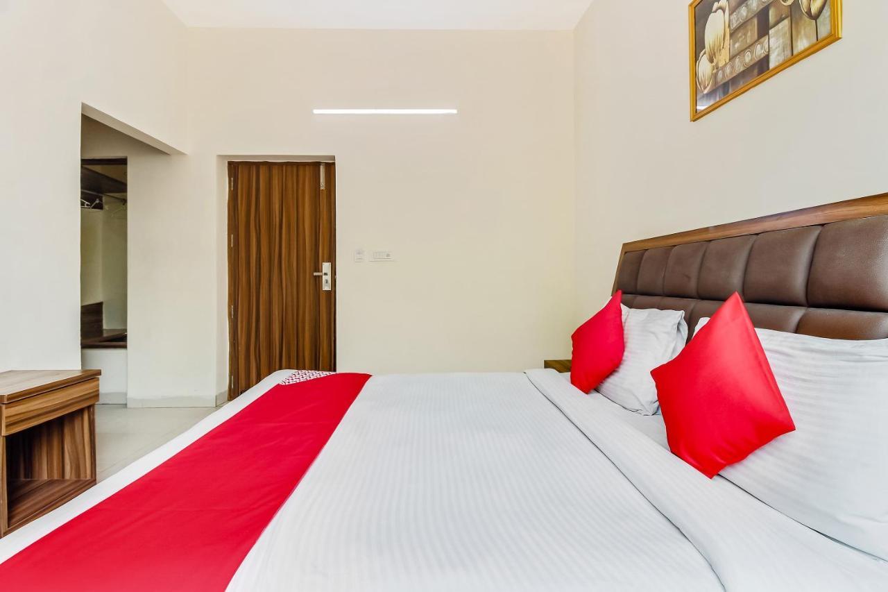 Oyo 10213 Hotel Panache Mathura Ngoại thất bức ảnh