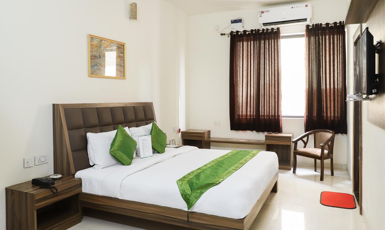 Oyo 10213 Hotel Panache Mathura Ngoại thất bức ảnh