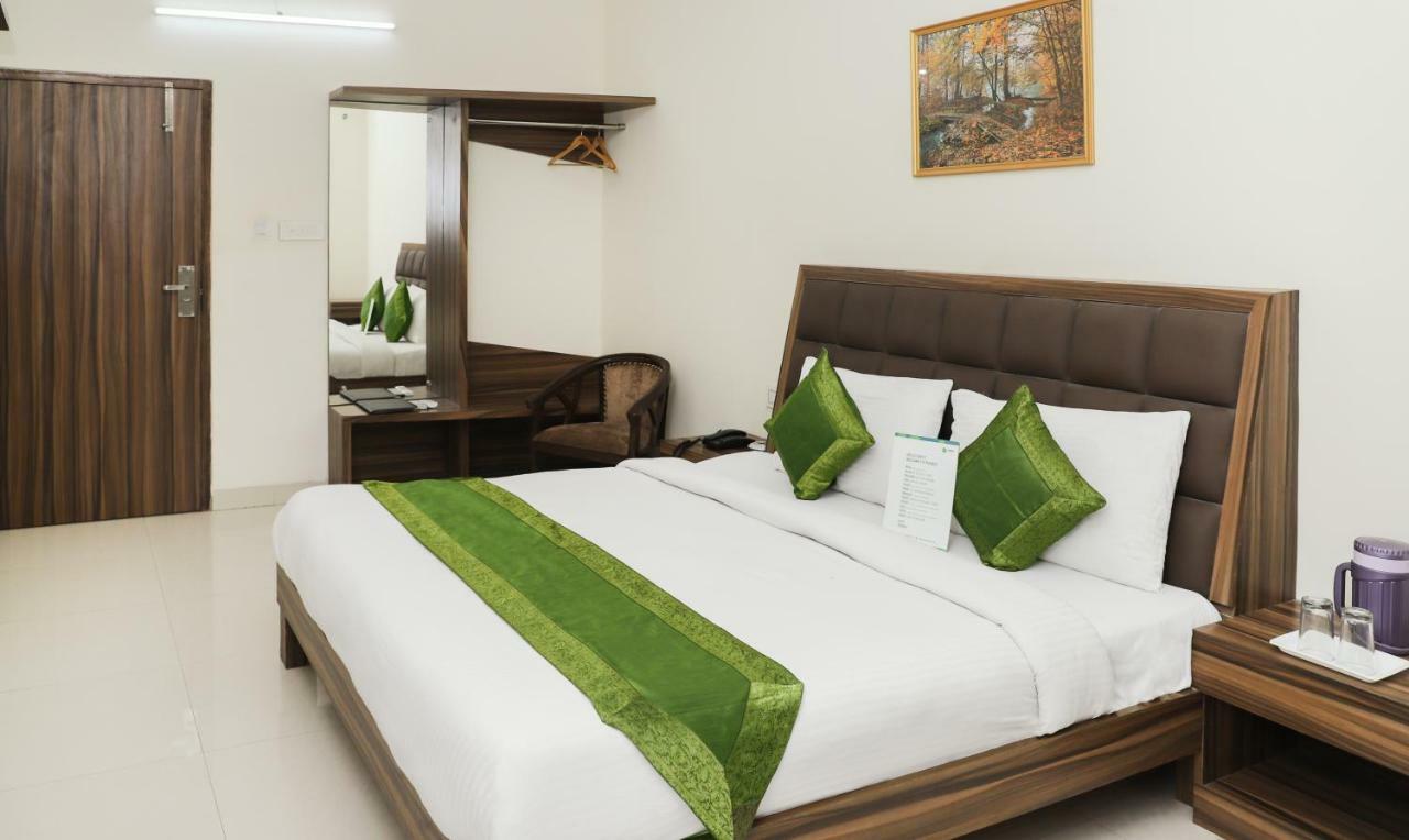Oyo 10213 Hotel Panache Mathura Ngoại thất bức ảnh