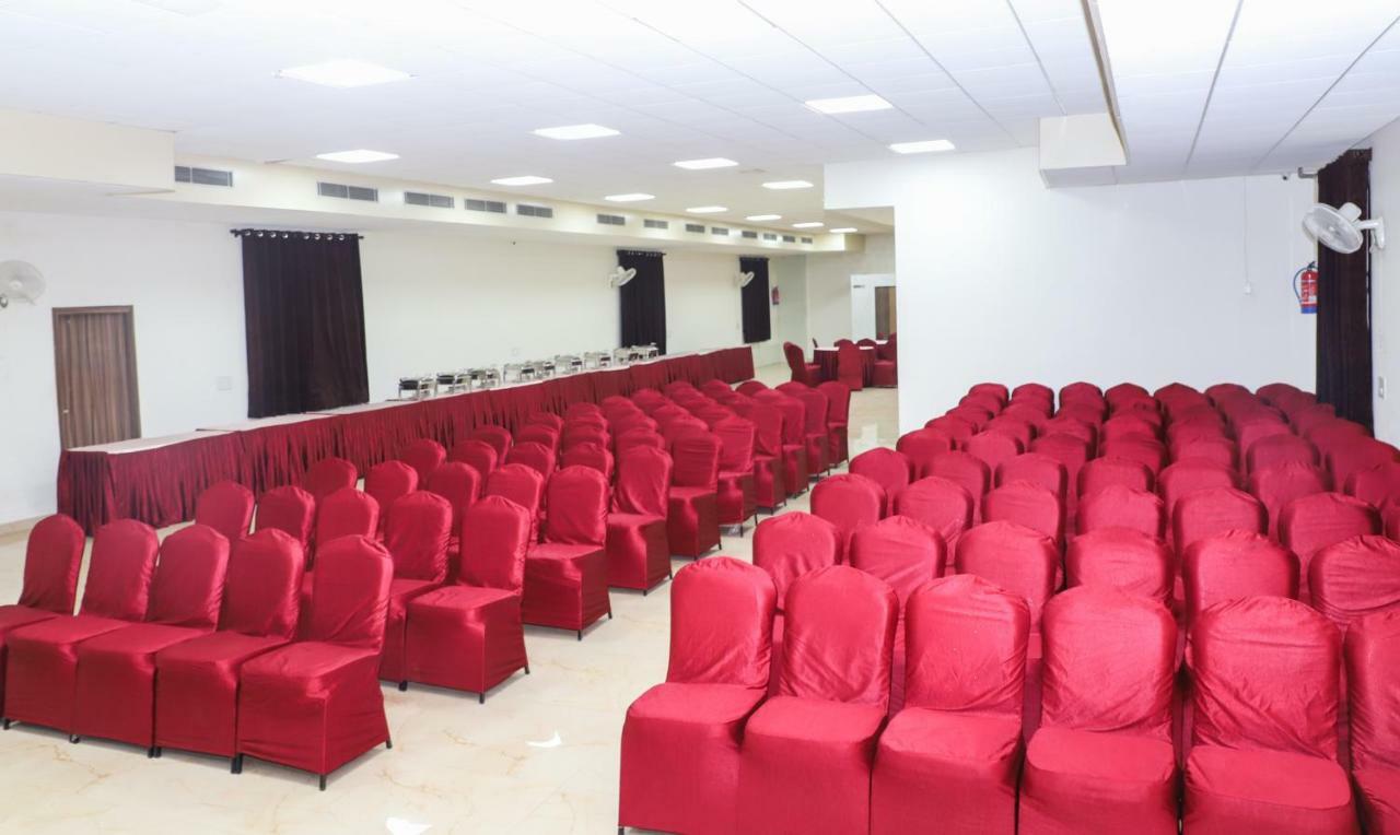 Oyo 10213 Hotel Panache Mathura Ngoại thất bức ảnh