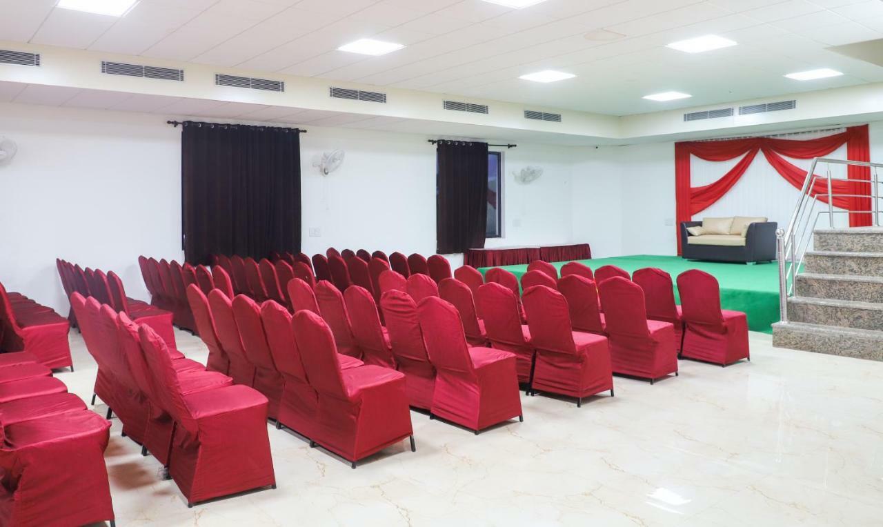 Oyo 10213 Hotel Panache Mathura Ngoại thất bức ảnh