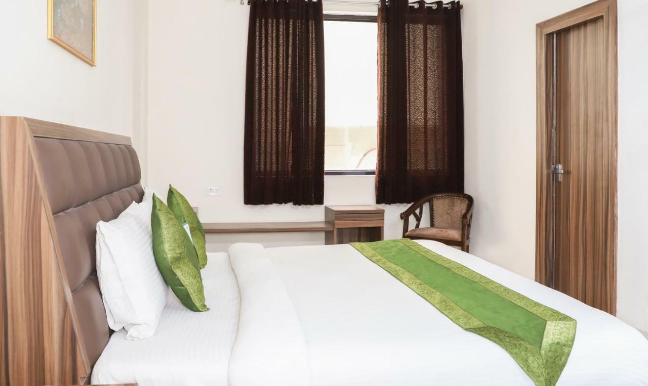 Oyo 10213 Hotel Panache Mathura Ngoại thất bức ảnh