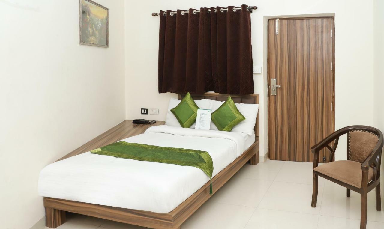 Oyo 10213 Hotel Panache Mathura Ngoại thất bức ảnh